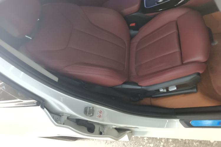 Used BMW X4 2022 xDrive 25i M Sport Package Right Front Seat