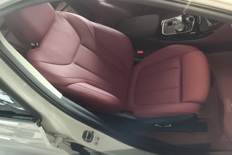 Used BMW X4 2022 xDrive 25i M Sport Package Right Front Seat