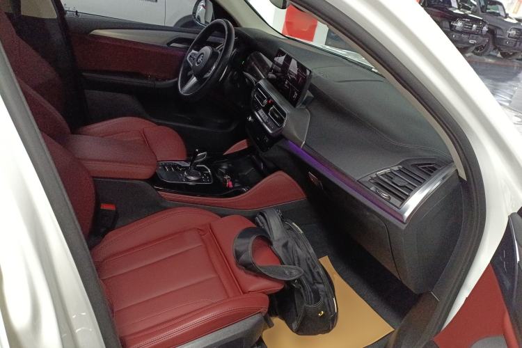 Used BMW X4 2022 xDrive 30i M Sport Package Right Front Seat