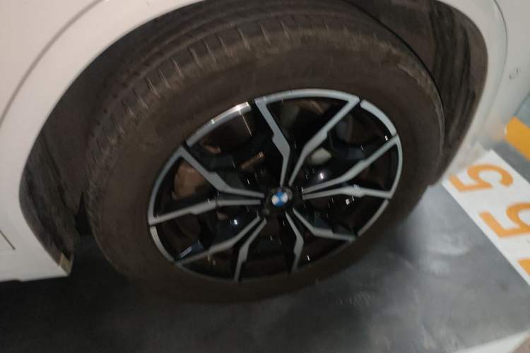 Used BMW X4 2022 xDrive 25i M Sport Package Right Front Wheel Hub