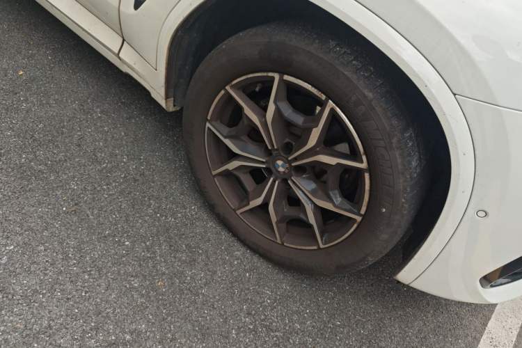 Used BMW X4 2022 xDrive 25i M Sport Package Right Front Wheel Hub