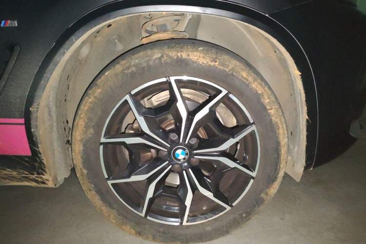Used BMW X4 2022 xDrive 25i M Sport Package Right Front Wheel Hub