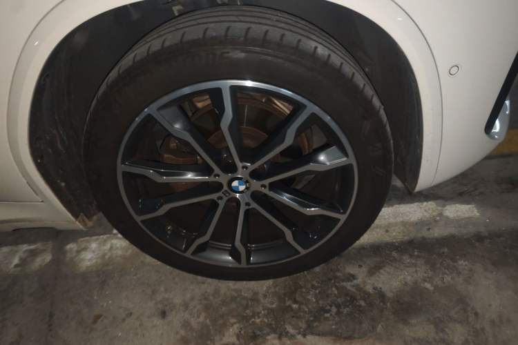 Used BMW X4 2022 xDrive 30i M Sport Package Right Front Wheel Hub