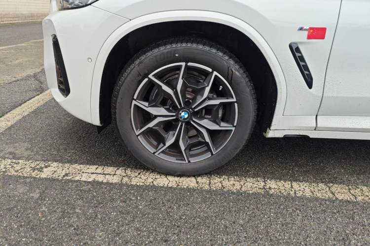 Used BMW X4 2022 xDrive 25i M Sport Package Right Front Wheel Hub