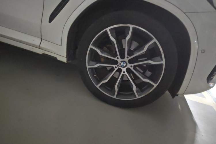 Used BMW X4 2022 xDrive 30i M Sport Package Right Front Wheel Hub