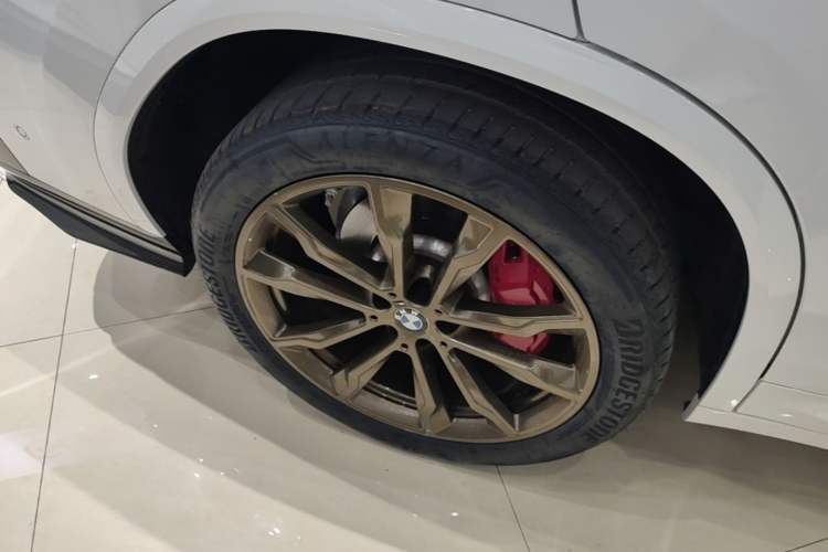 Used BMW X4 2022 xDrive 30i M Sport Package Right Rear Wheel Hub