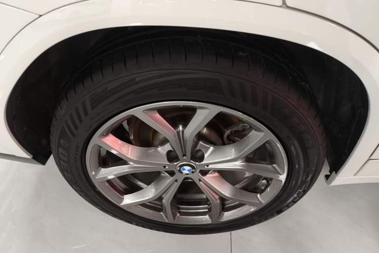 Used BMW X4 2022 xDrive 25i M Sport Package Right Rear Wheel Hub