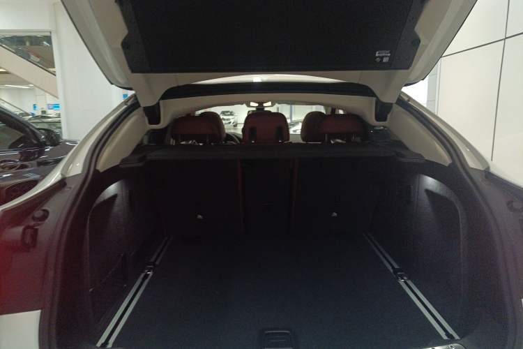 Used BMW X4 2022 xDrive 25i M Sport Package Trunk