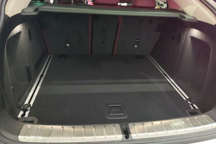 Used BMW X4 2022 xDrive 30i M Sport Package Trunk