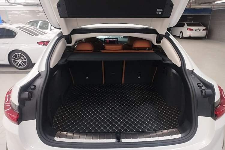 Used BMW X4 2022 xDrive 25i M Sport Package Trunk