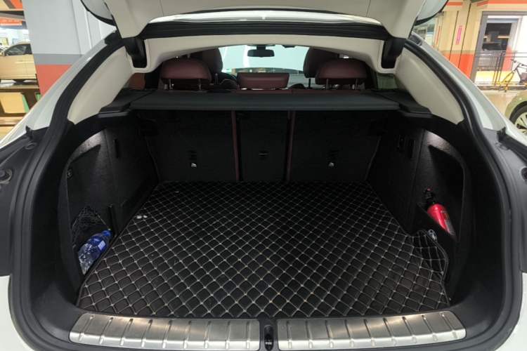 Used BMW X4 2022 xDrive 25i M Sport Package Trunk
