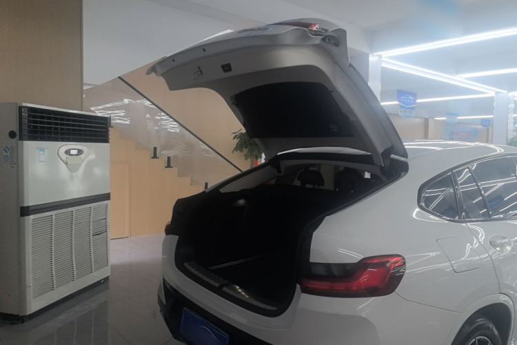 Used BMW X4 2022 xDrive 25i M Sport Package Trunk