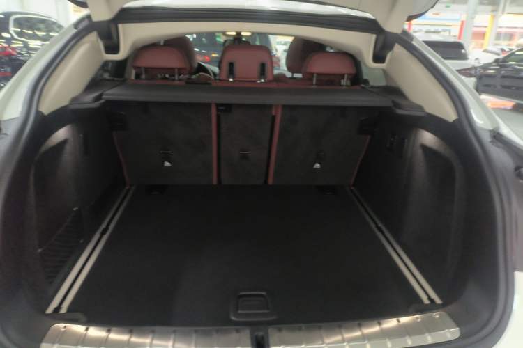 Used BMW X4 2022 xDrive 30i M Sport Package Trunk