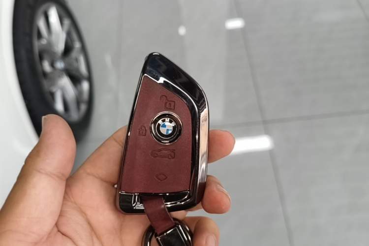 Used BMW X4 2022 xDrive 25i M Sport Package Vehicle Key