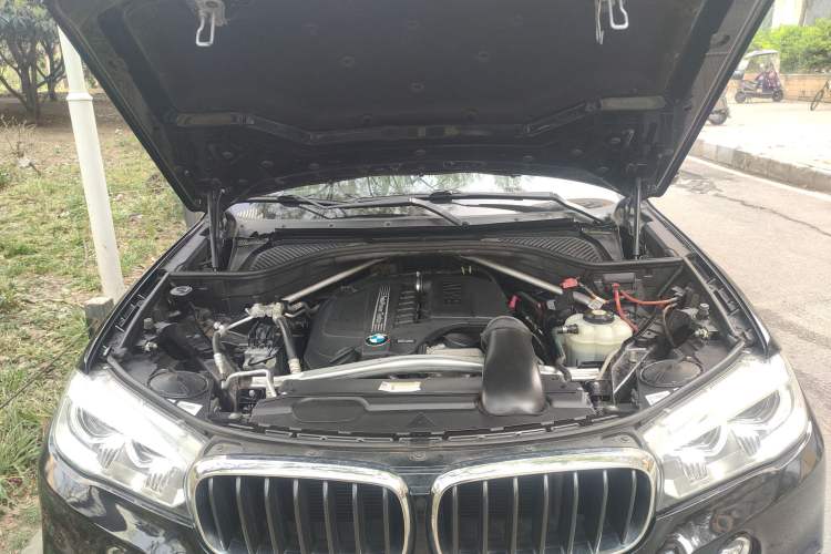 Used BMW X5  Engine Bay