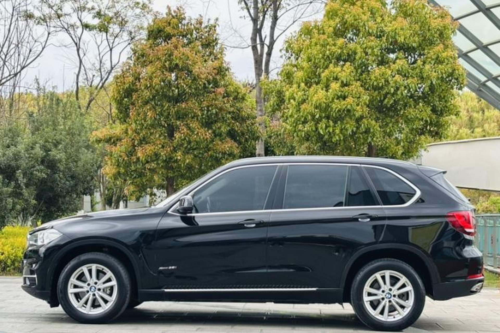 Used BMW X5  Exterior 4