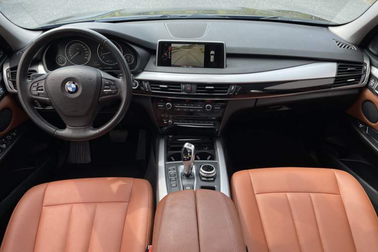 Used BMW X5  Interior 1