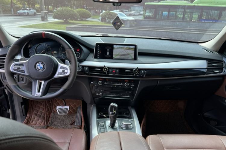 Used BMW X5  Interior 1