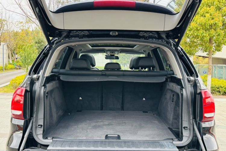 Used BMW X5  Interior 1