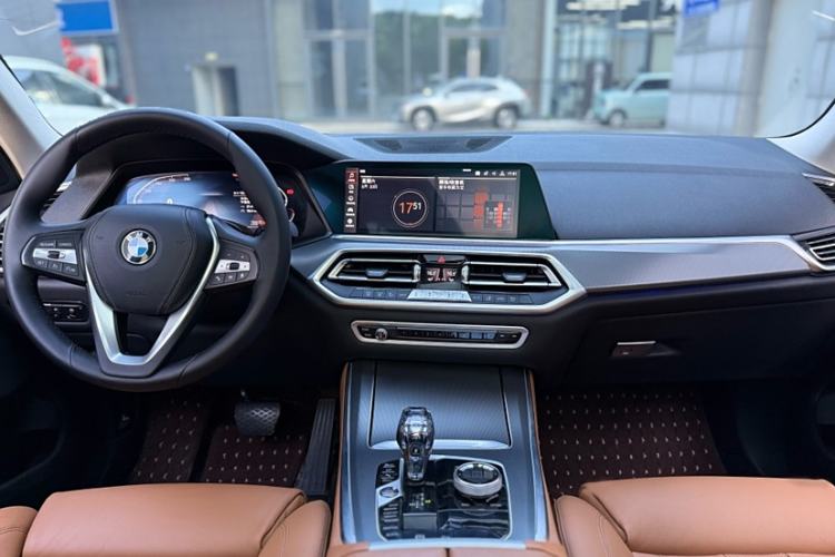 Used BMW X5  Interior 1