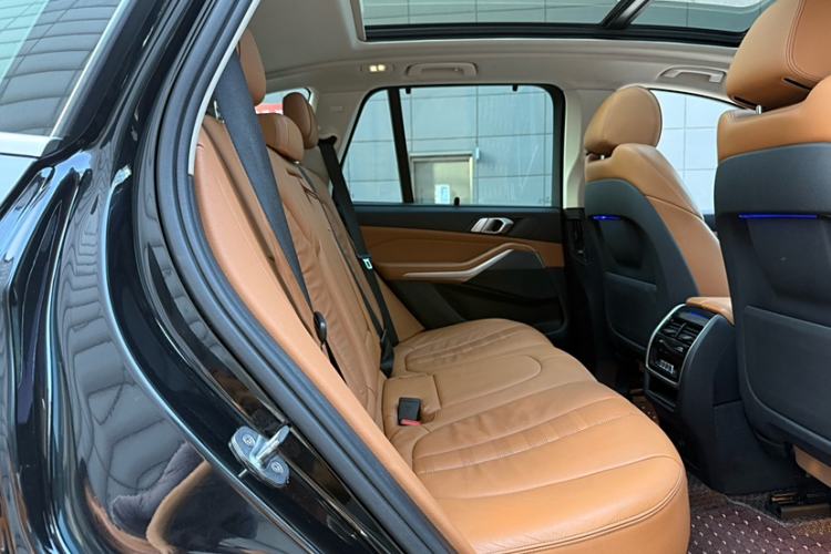 Used BMW X5  Interior 11