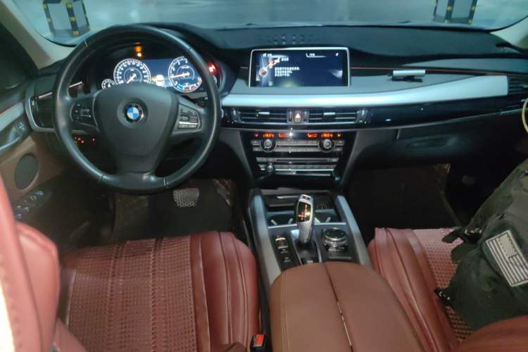 Used BMW X5  Interior 2