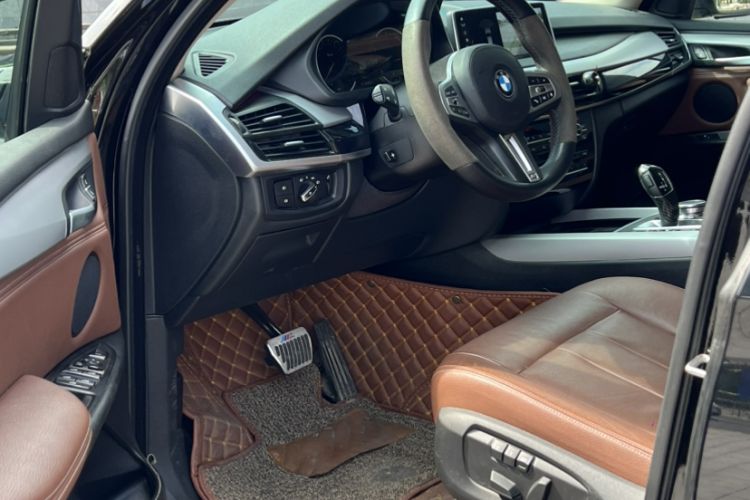 Used BMW X5  Interior 2
