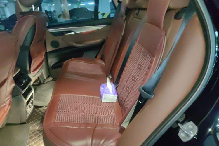 Used BMW X5  Interior 4
