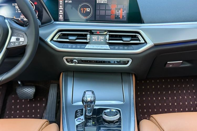 Used BMW X5  Interior 5