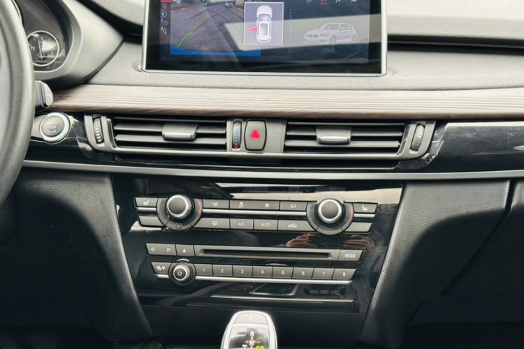 Used BMW X5  Interior 7