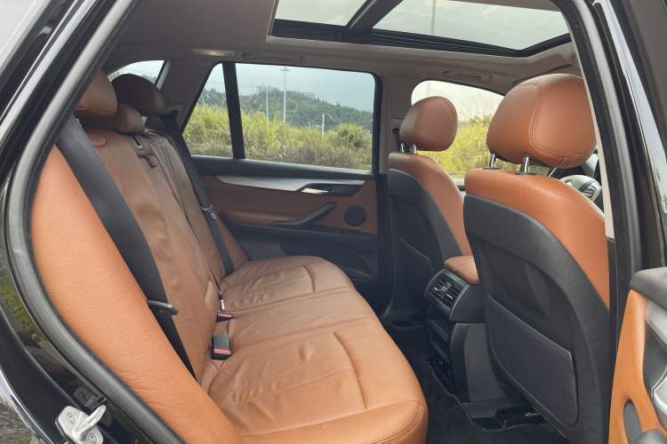 Used BMW X5  Interior 9