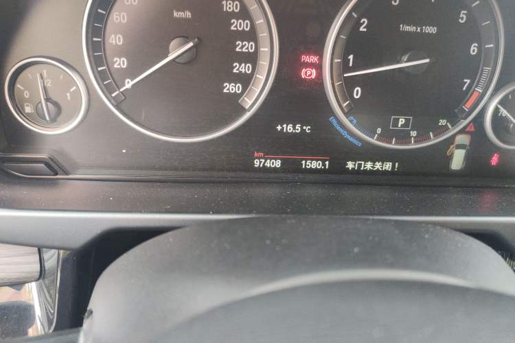 Used BMW X5  Odometer Close Up