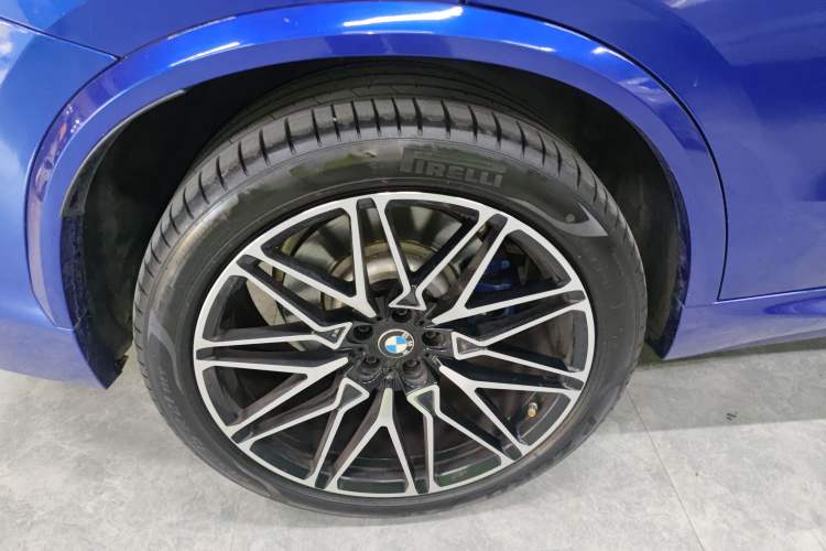 Used BMW X5 2019 xDrive40i Luxury Model with M Sport Package Exterior 8