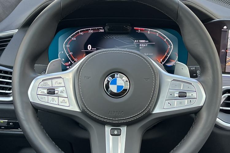 Used BMW X5 2022 Restyled xDrive 40Li Luxury Edition M Sport Package Interior 1