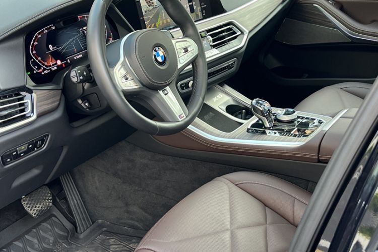 Used BMW X5 2022 Restyled xDrive 40Li Luxury Edition M Sport Package Interior 3