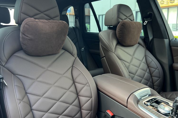 Used BMW X5 2022 Restyled xDrive 40Li Luxury Edition M Sport Package Interior 4