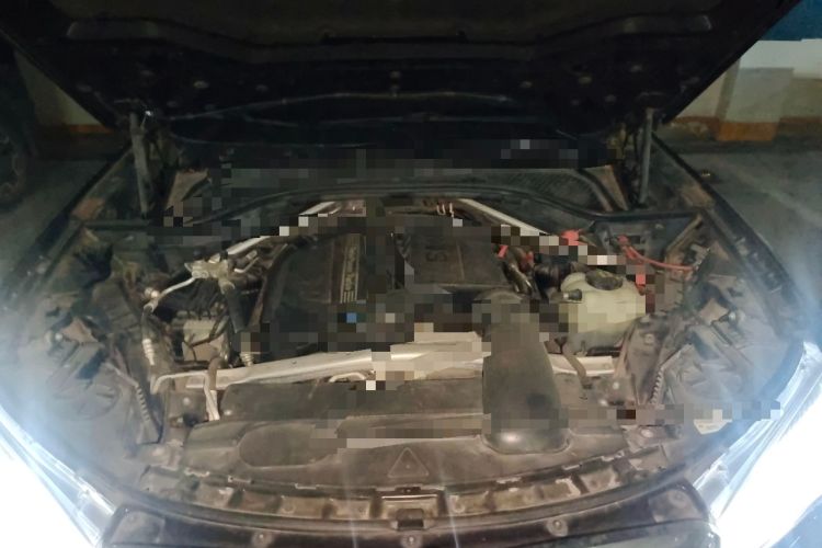 Used BMW X5  Engine Bay