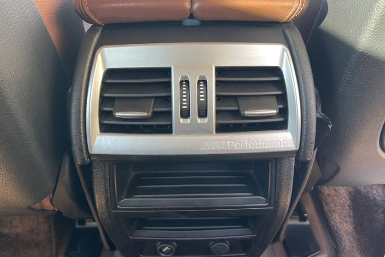 Used BMW X5  Interior 10