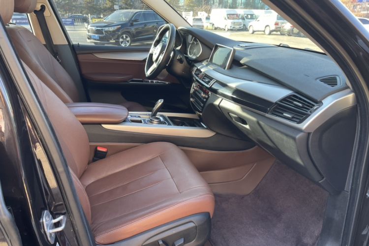 Used BMW X5  Interior 11