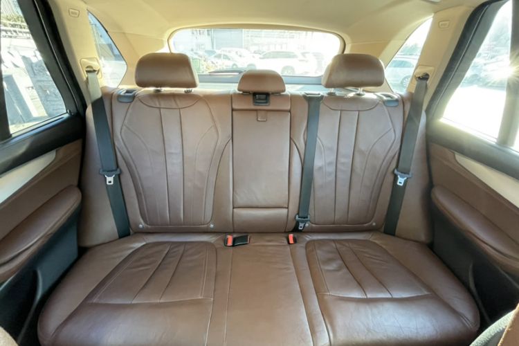 Used BMW X5  Interior 12