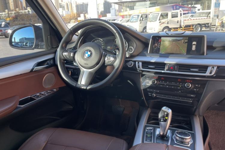 Used BMW X5  Interior 2