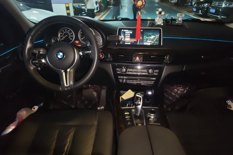 Used BMW X5  Interior 2