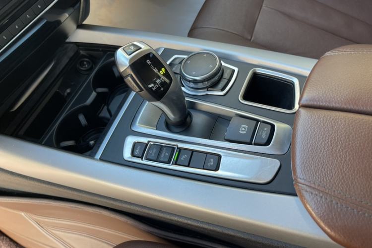 Used BMW X5  Interior 5