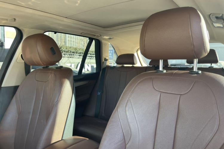 Used BMW X5  Interior 6