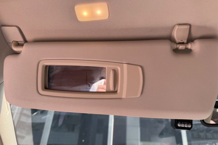 Used BMW X5  Interior 8