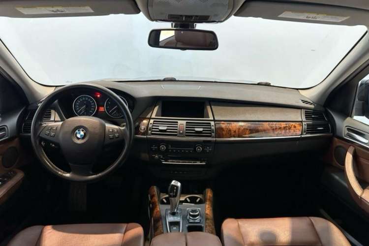 Used BMW X5  Interior 1