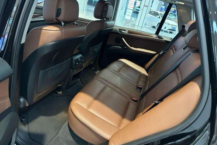 Used BMW X5  Interior 4
