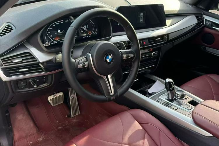 Used BMW X5  Interior 1