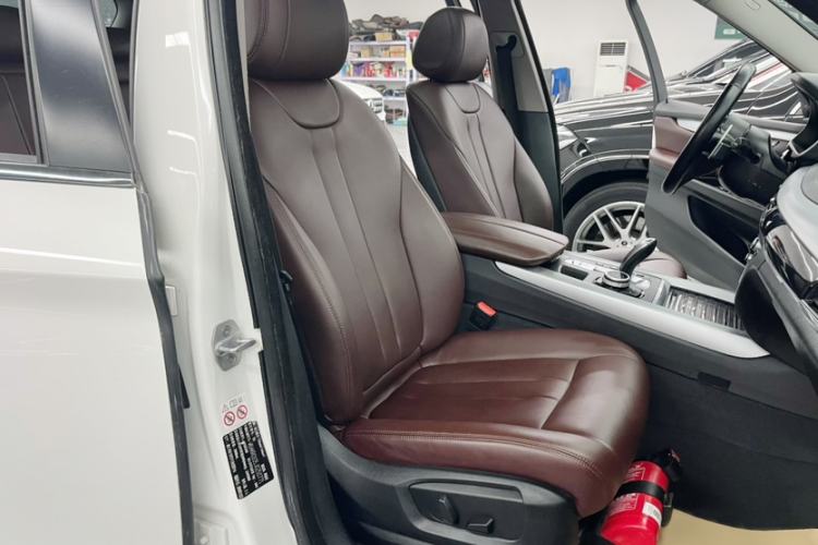 Used BMW X5  Interior 11