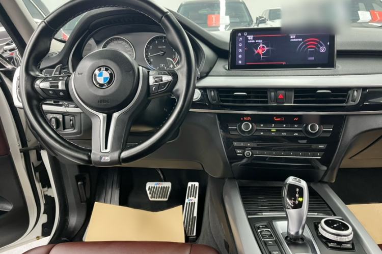 Used BMW X5  Interior 2